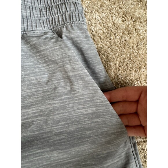 Lululemon Men’s Pace Breaker Shorts Small Sea Salt Light Cast 9" Inseam - Picture 2 of 8